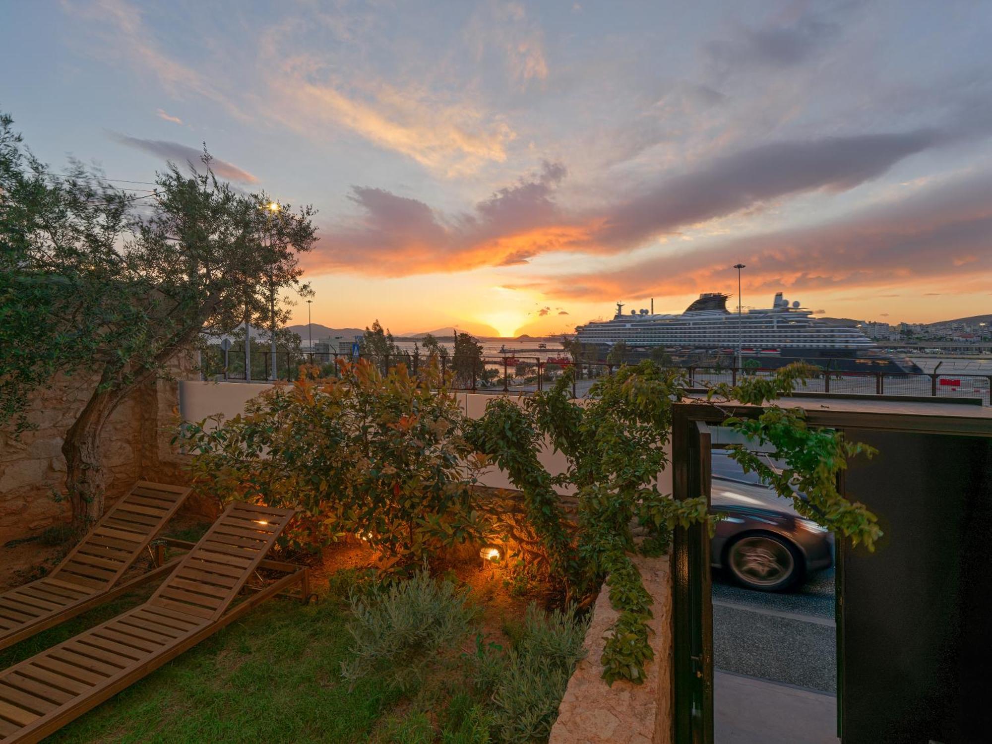 Sea View Garden Suites Piraeus Exterior photo